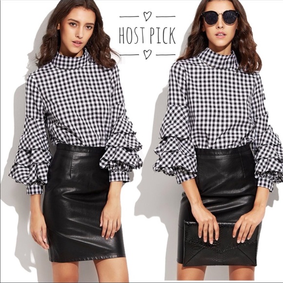 Tops - ✨HP✨ High collar gingham ruffles blouse